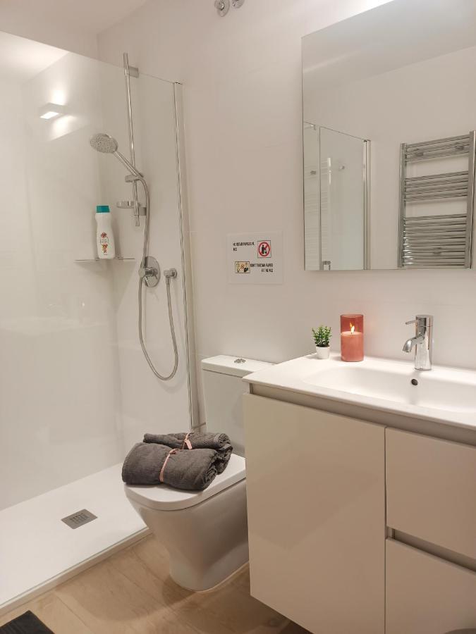 By Plaza Universidad Rooms バルセロナ エクステリア 写真